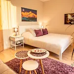 Luxurious, Lovely And Romantic In Apartman *